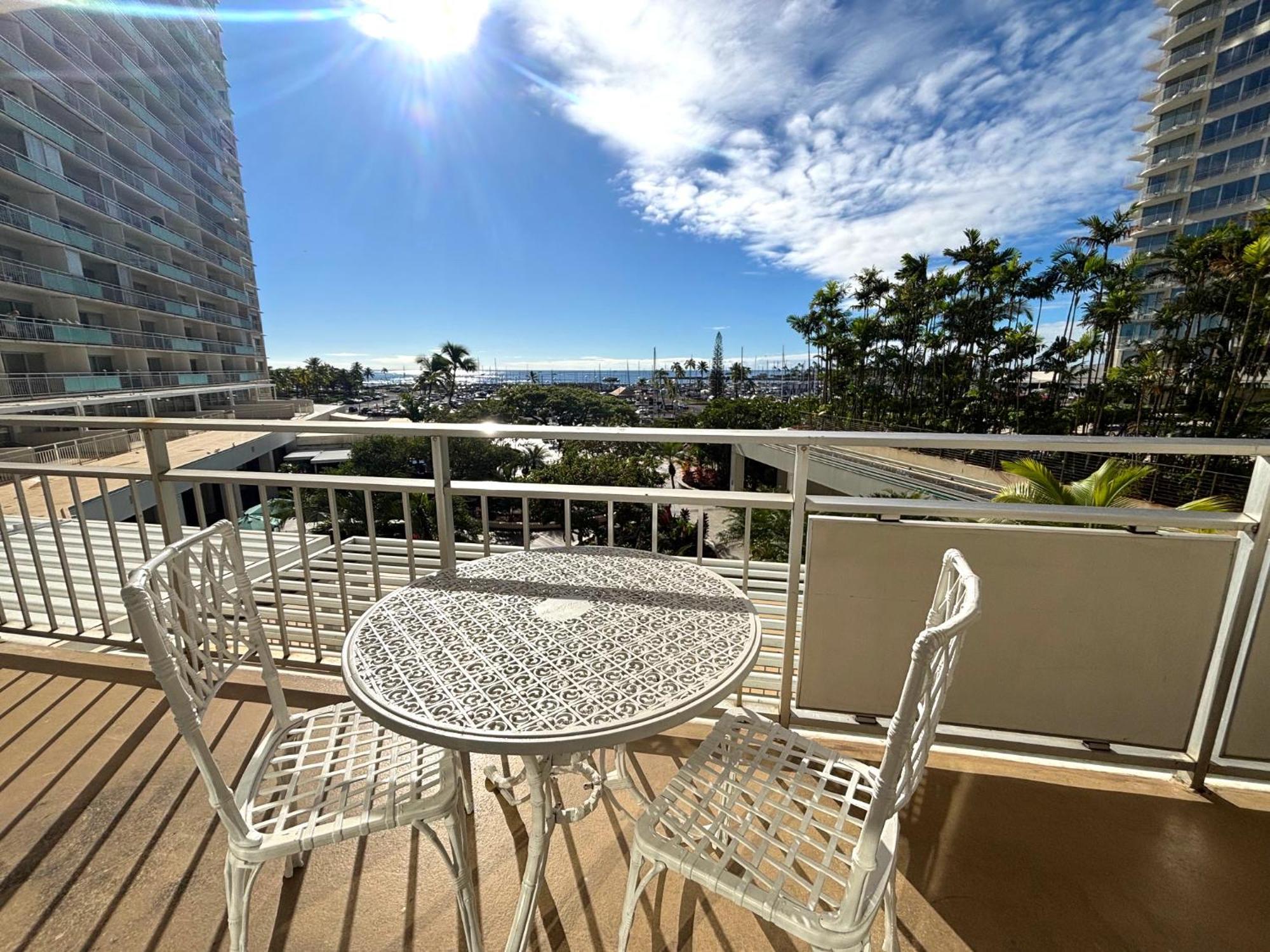 Ilikai Apt 308 - Spacious Studio With Stunning Ocean & Harbor Views Honolulu Buitenkant foto